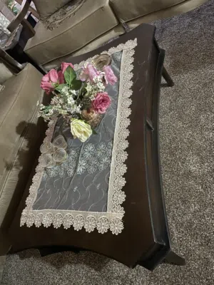 طقم طاولات بحالة جيدة للبيع