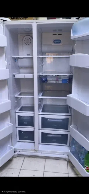 ثلاجة مع فريزر عمودي