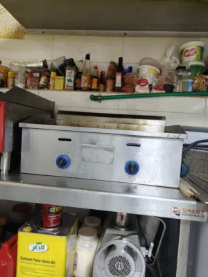 غراض مطعم كامل للبيع