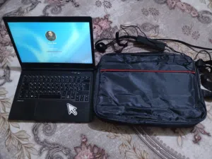 laptop FUJITSU LIFEBOOK U series I5 7th