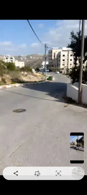 شقتين للبدل  ع ارض في قوره رام الله  ثلثين ارض وثلث كاش الشقق في الطير