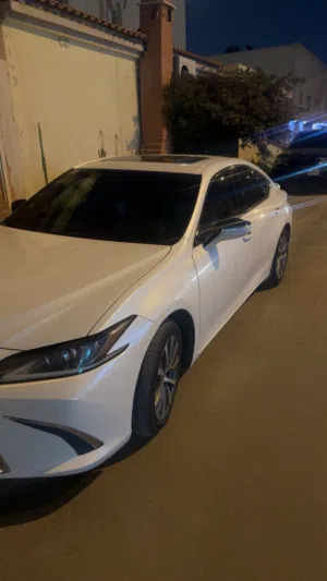 للبيع لكزز خليجي ES350