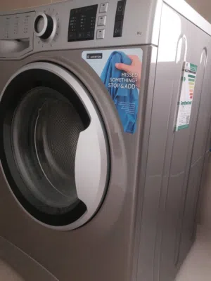 غسالة اريستون 8 كغ بحالة ممتازة