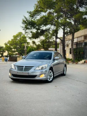 Hyundai geniss 2014