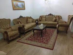 صالون زان 6 قطع + طاولة وسط نظيف جداً