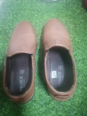 حذاء جلدي فاخر  leather shoes