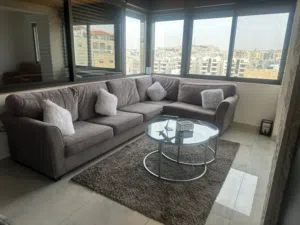 طقم كورنر رمادي جديد مع 4 مخدات ريش ابيض