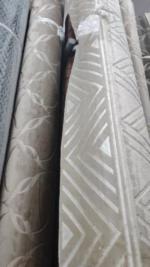 جميع انواع الموكيت التركي والإماراتي والوطني والحرير الصيني والعشب