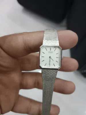 For sale nice watch for girl working very very well this watch for branded