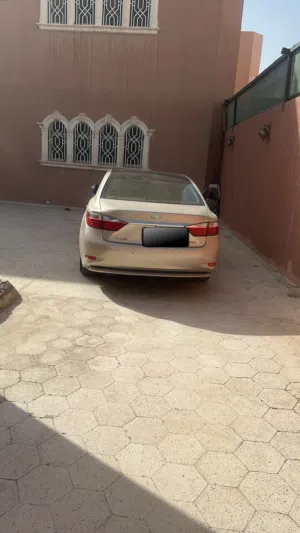 Used Lexus ES in Al Riyadh