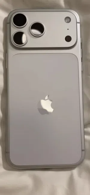 ايفون كوبي للبيع