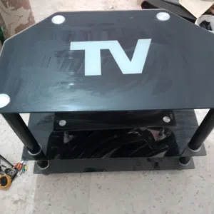 طاولة TV من الزجاج