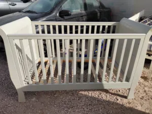 سرير الطفال رقم