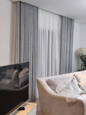 لدينا مصنع لتفصيل وتركيب ستائر وأي في كهربائيه وعاديه