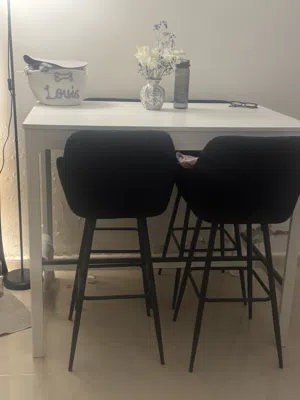 High dining table with four chairs (bar table)