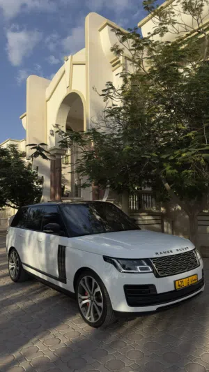 Used Land Rover Range Rover in Muscat