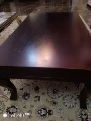 طاوله صالون ومكتبه زي في الصوره