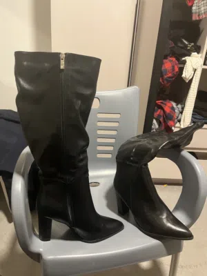 NEW BOOTS FOR WOMEN SIZE 43