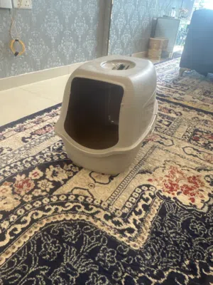 Luxury Covered Cat Litter Box – Spacious, Clean & Odor Controlling