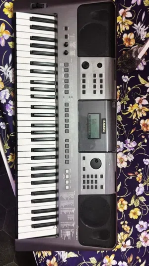 YAMAHA PSR I500 FOR URGENT SALE