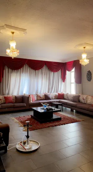 Living room set مجلس مودرن 17 مقعد  بحاله ممتازه 650jds