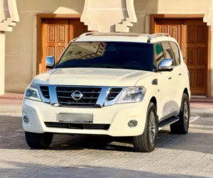 نيسان بترول بلاتينيوم ثمان سلندر  المكينة الكبيرة موديل 2015 بحالة الوكالة