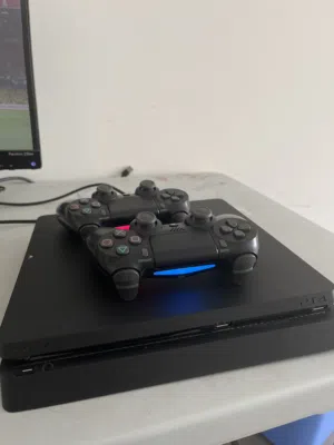 Ps4  نظيف للبيع