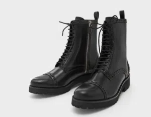 جزمة سيفتي جديدة أنيقة بناتي نمرة 38 جلد مقاوم للماء، تضاف 3 دنانير بدل خدمة توصيل