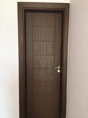 ابواب قشرة بلوط خشب