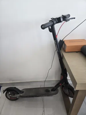 Well-preserved, almost brand-new, only used for one year, with charger.