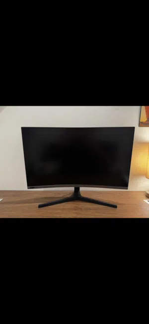 شاشة سامسونج ممتازة لجميع الاستخدامات دراسة، العاب او لمشاهدة محتوى