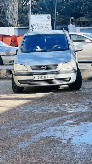 Used Opel Zafira in Misrata