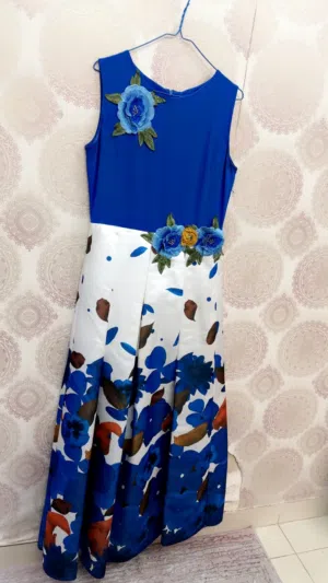 فستان بحاله جديده للبيع بسعر 45 دينار