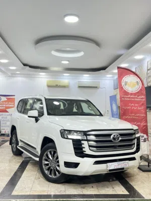 Used Toyota Land Cruiser in Muscat