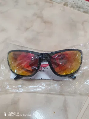 نظارة RED Wing