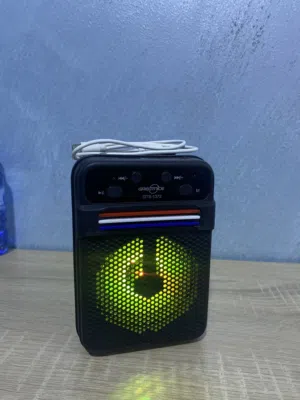 للبيع سماعة صغيره تعمل ببطارية