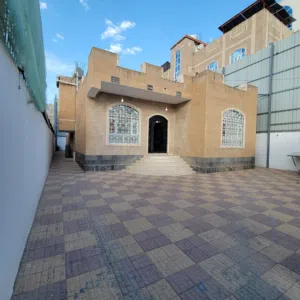 4 Bedrooms . Unfurnished . Monthly0