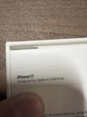 iPhone 17 – 256GB – اللون أبيض – نسخة