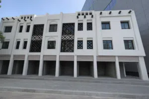 محلات واجهة للإيجار في مجمع جديد بالمباركية من المالك مباشرة بدون خلو او عمولة