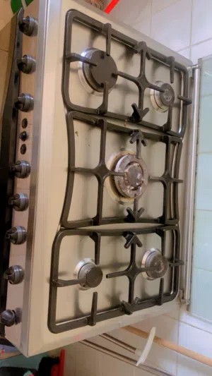 اثاث للبيع غرفه و فرن مع مترس