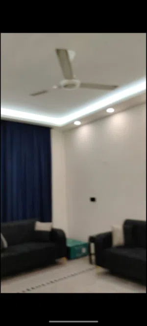 دار وشقه  للبيع في كربلاء الروضتين الشارع الجديد السايدين يبعد عن الأمام الحسين 10 دقائق مشي بناء حد