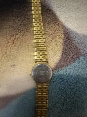 ساعة نيفادا ذهبية