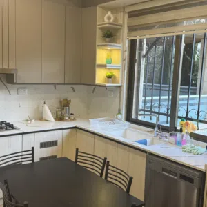 174 m2 3 Bedrooms Apartments for Sale in Amman Umm Zuwaytinah