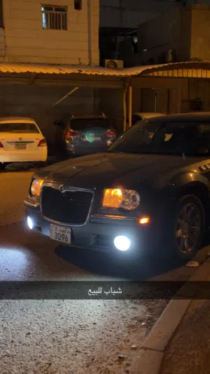 Used Chrysler 300 in Farwaniya