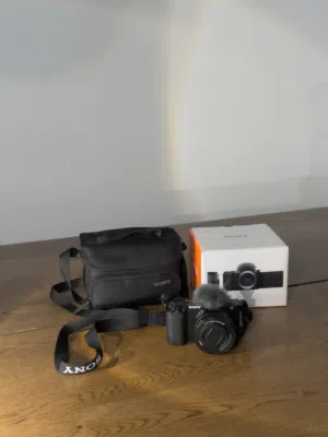للبيع كاميرا Sony ZV-E10