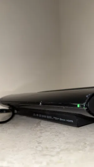 Ps3 super slim بلايستيشن 3 سوبر سليم مهكر ونظيف (الوصف مهم)