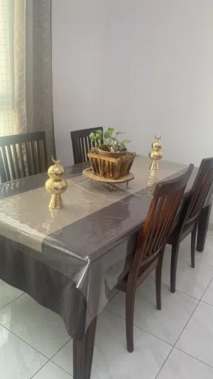طاولة أكل وكراسي 45 ريال