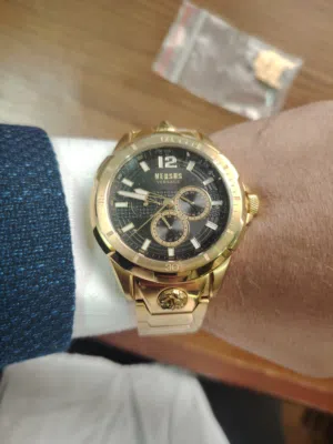 ساعة فخمة للبيع