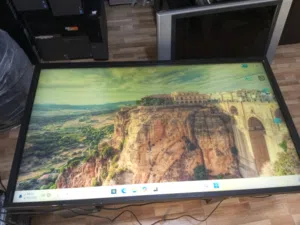 شاشات لمس 4K حجم 50 بوصة