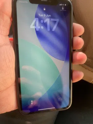 ايفون 11 نظيف جدا